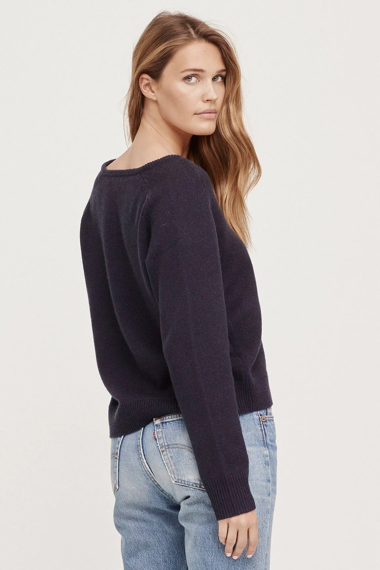 ARIA V-NECK CASHMERE SWEATER