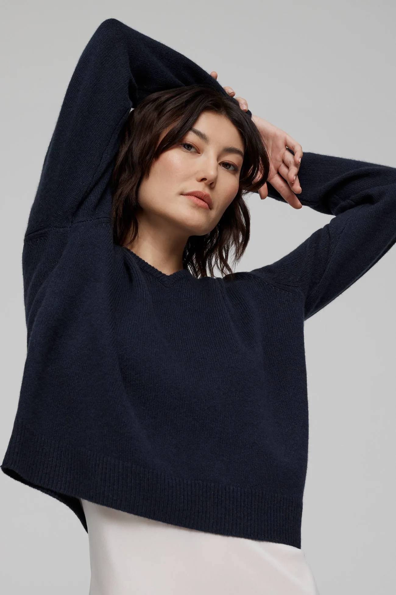 ARIA V-NECK CASHMERE SWEATER