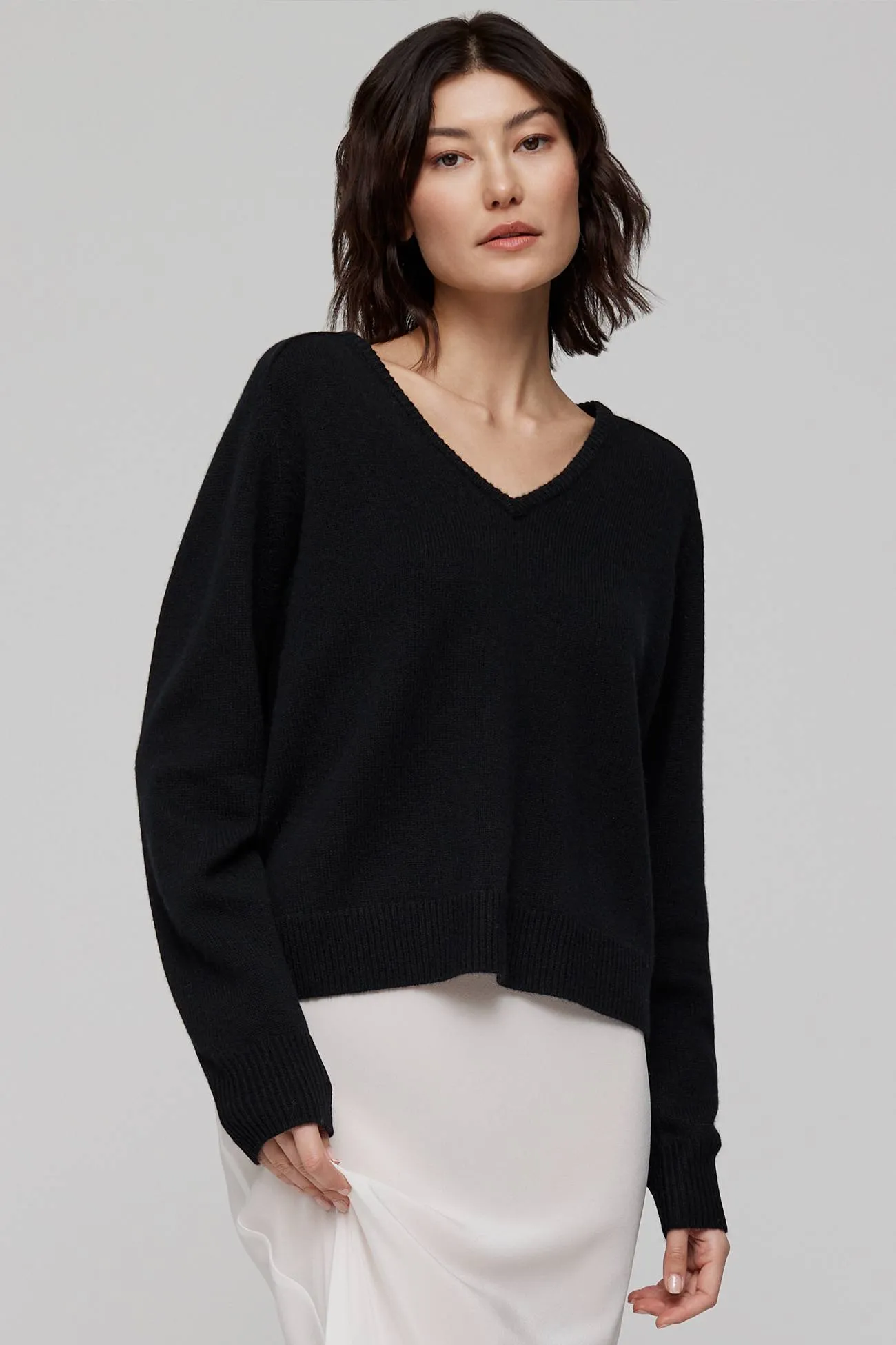 ARIA V-NECK CASHMERE SWEATER