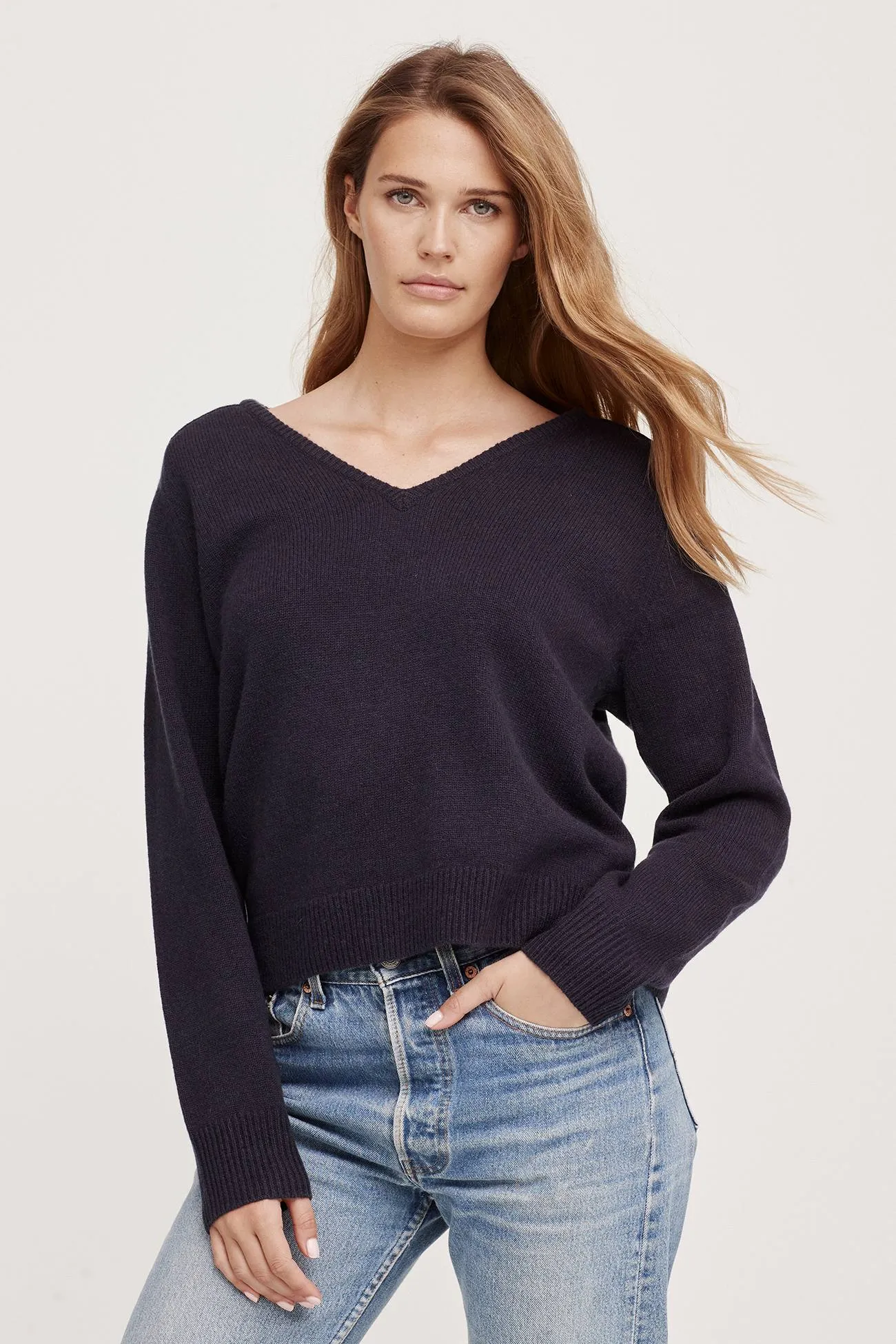 ARIA V-NECK CASHMERE SWEATER