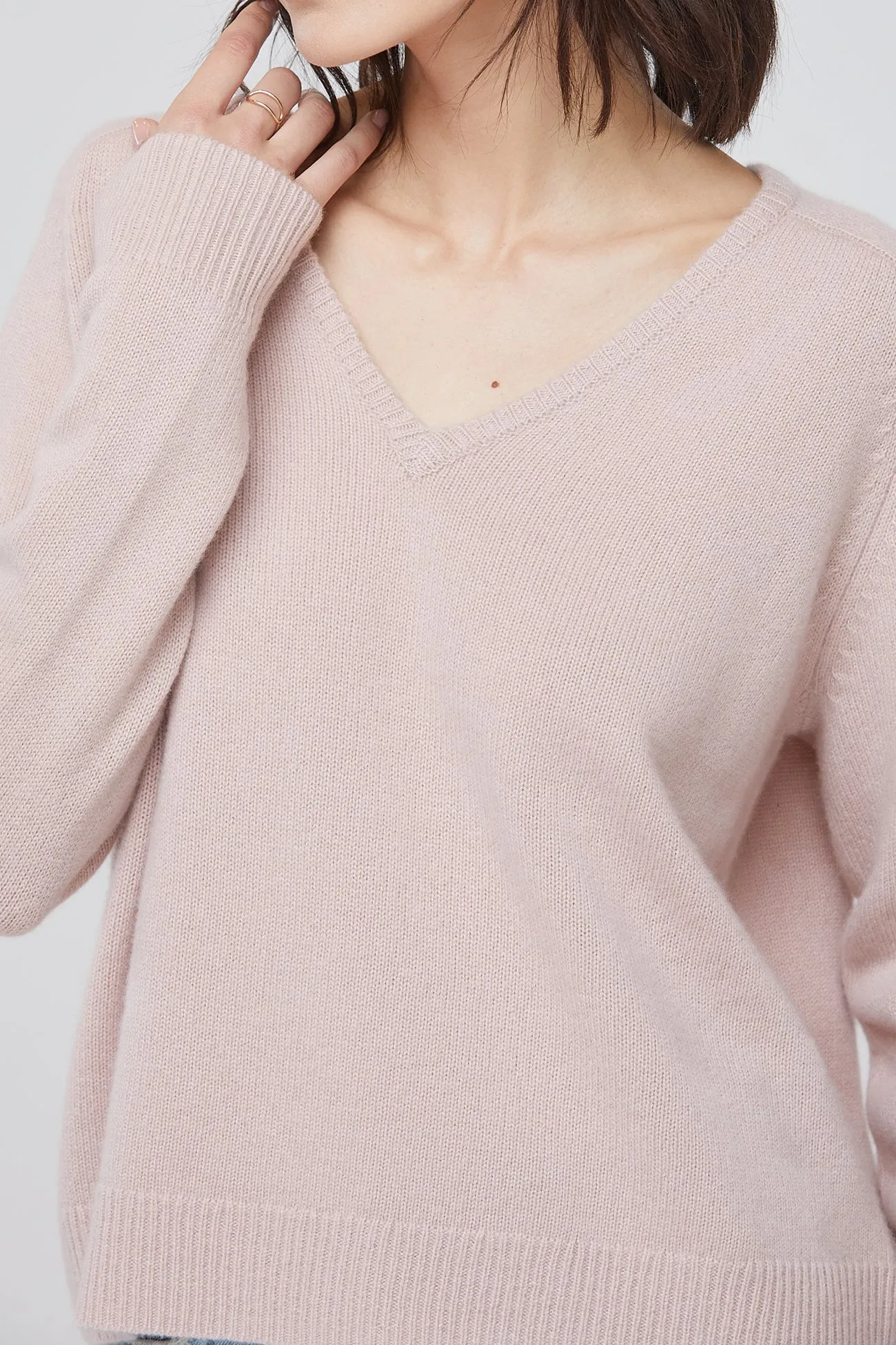 ARIA V-NECK CASHMERE SWEATER