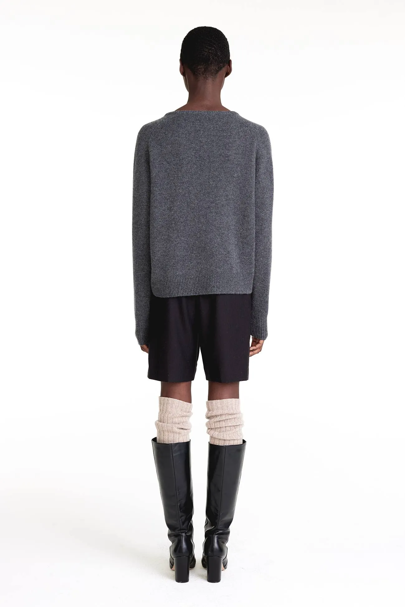 ARIA V-NECK CASHMERE SWEATER