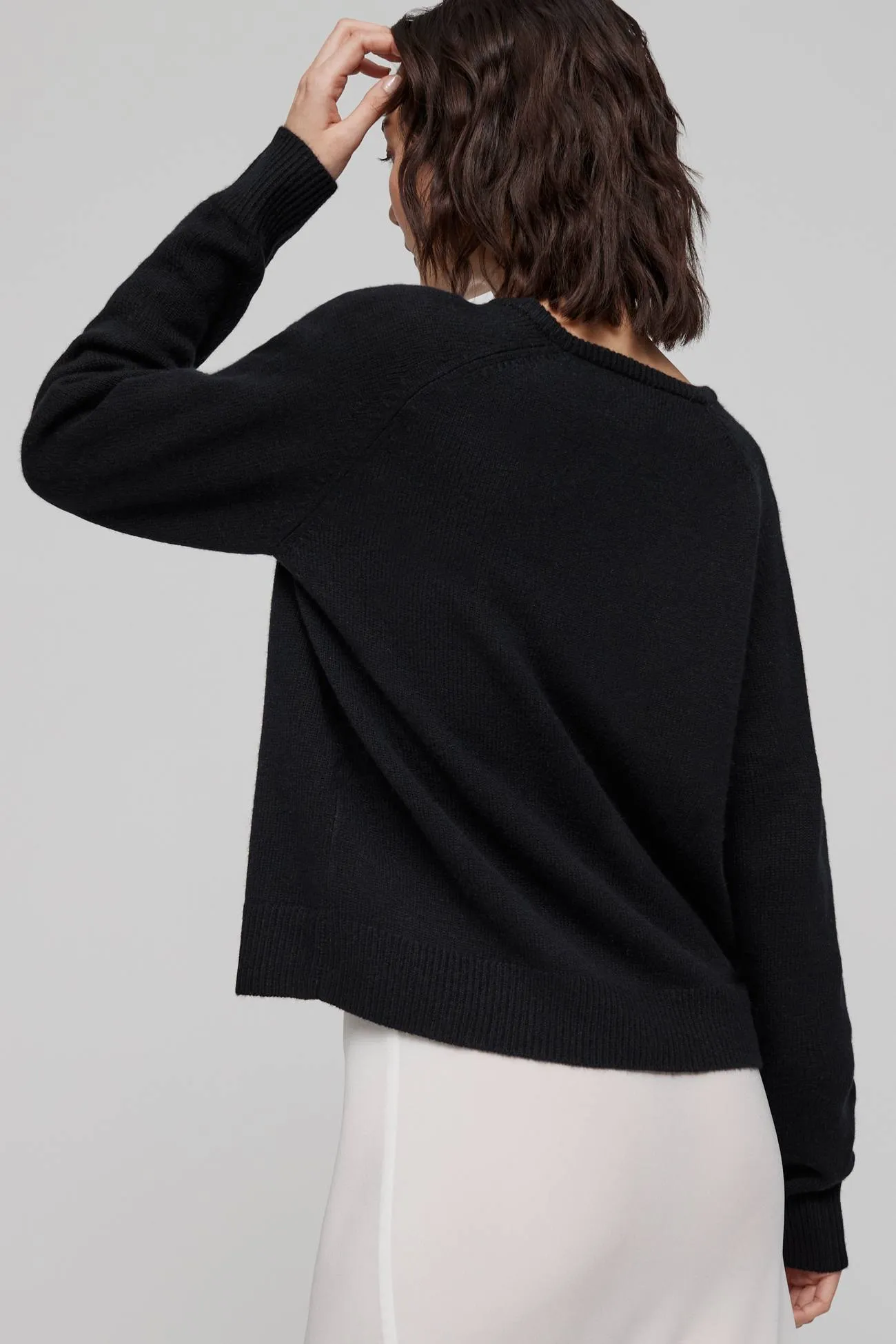 ARIA V-NECK CASHMERE SWEATER