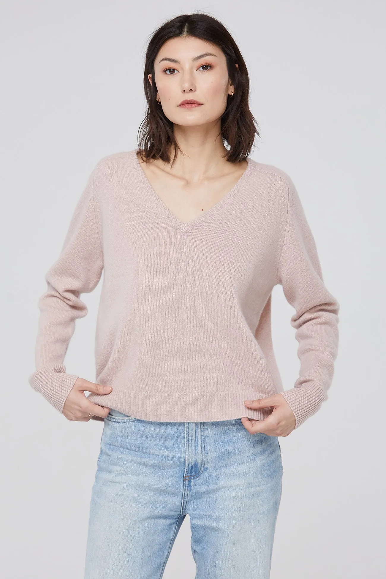 ARIA V-NECK CASHMERE SWEATER