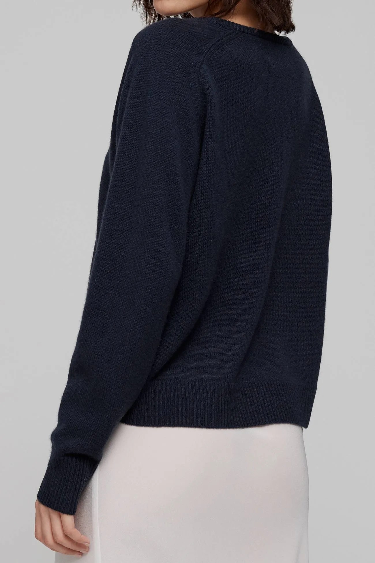 ARIA V-NECK CASHMERE SWEATER