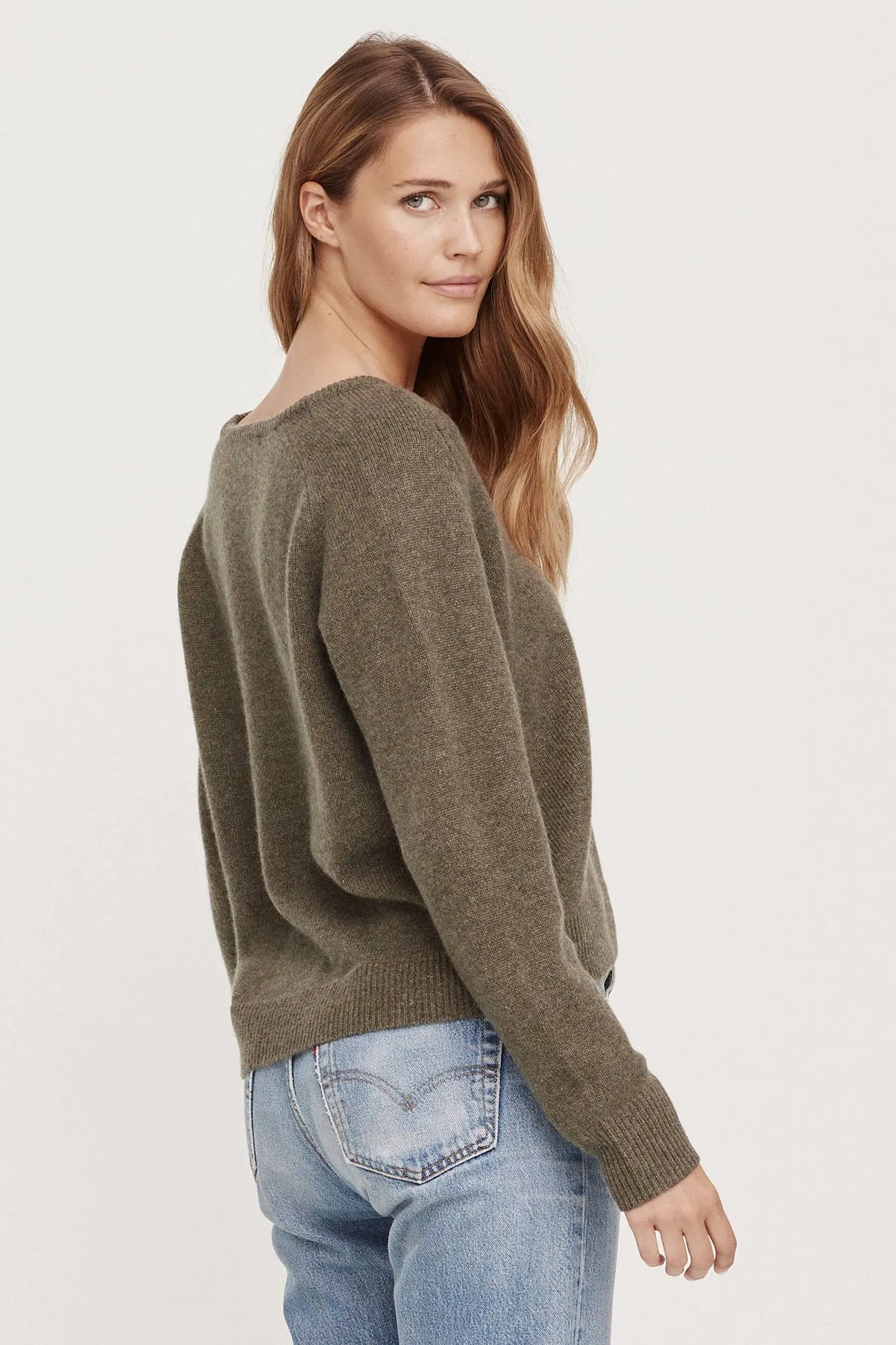 ARIA V-NECK CASHMERE SWEATER