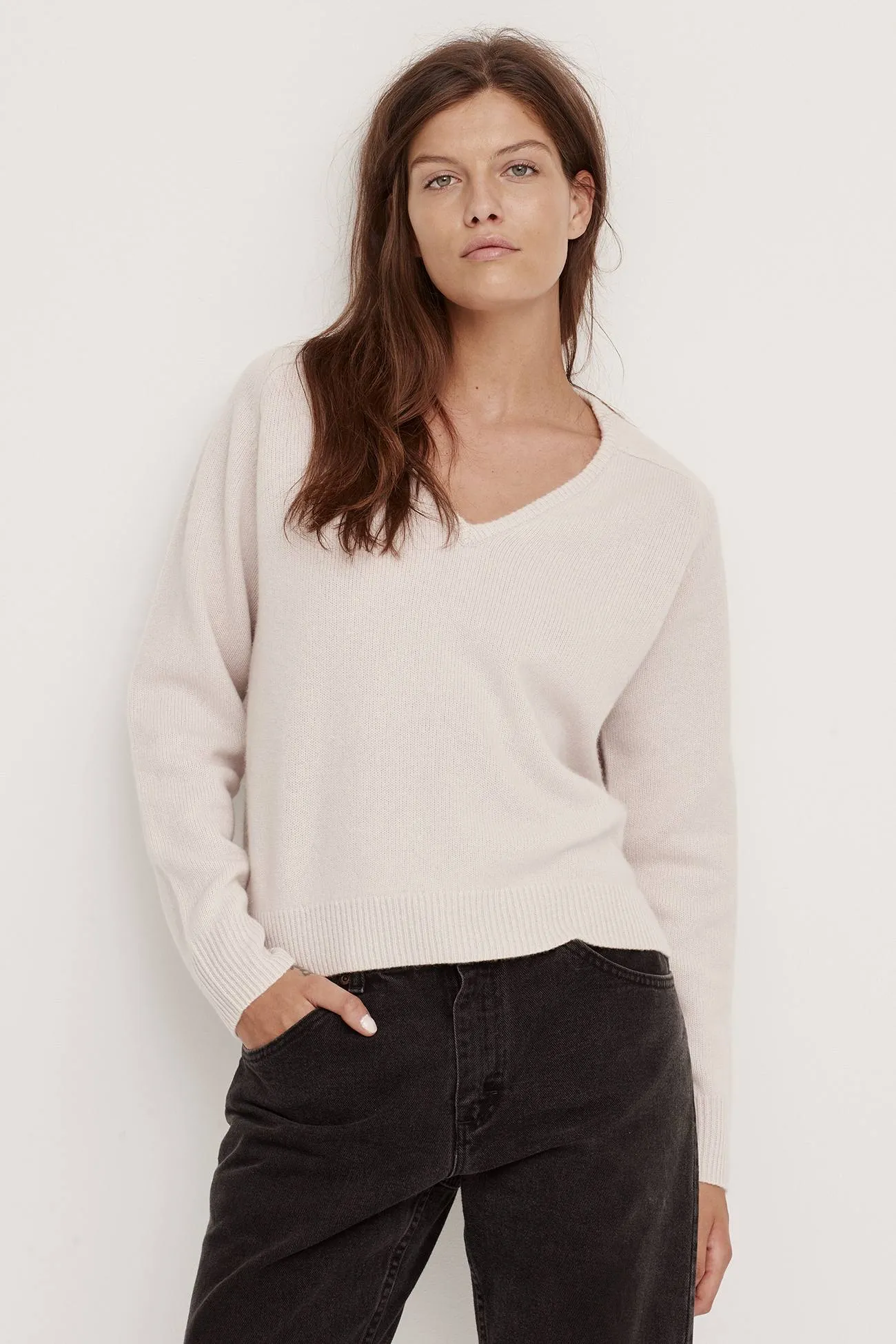ARIA V-NECK CASHMERE SWEATER