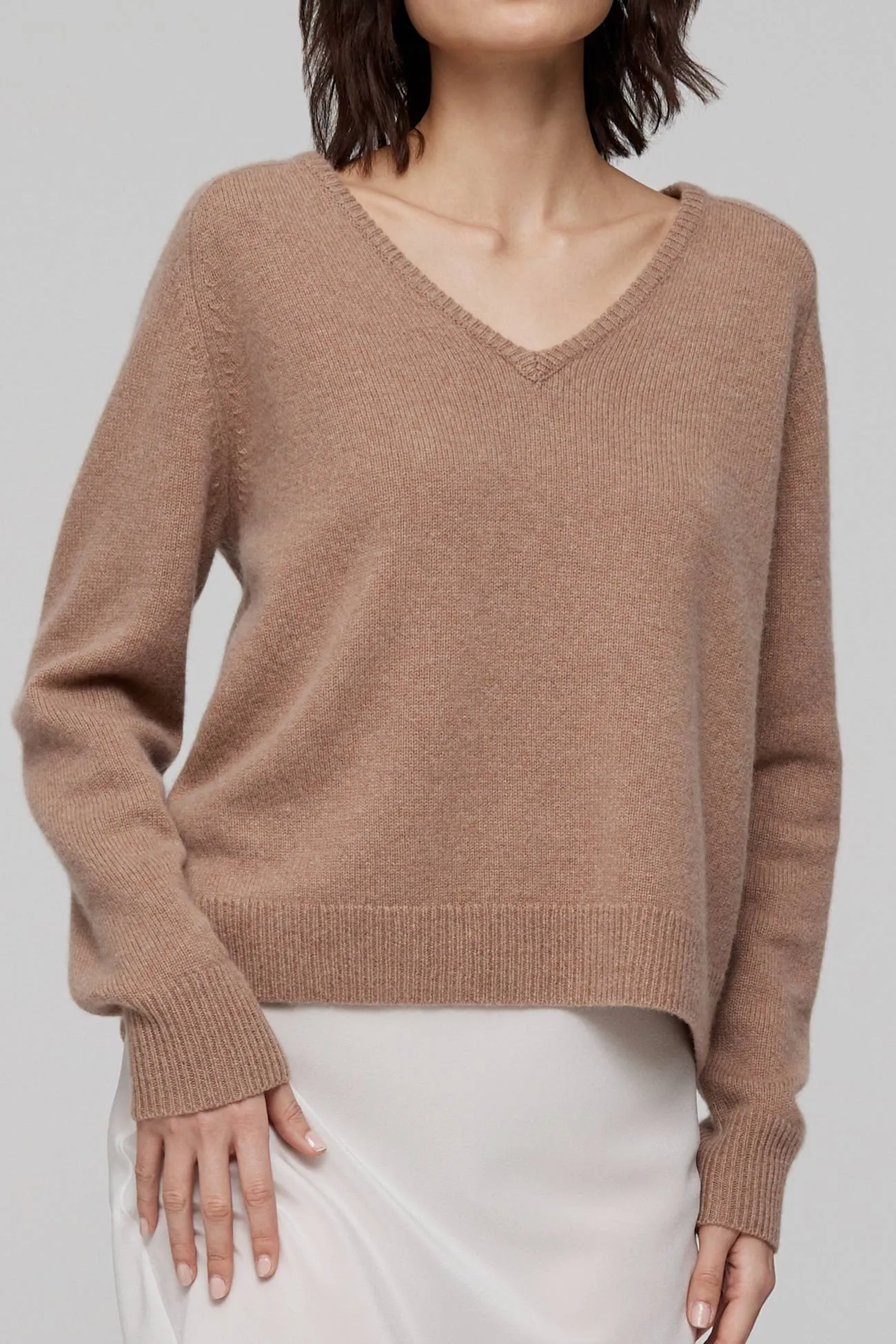ARIA V-NECK CASHMERE SWEATER