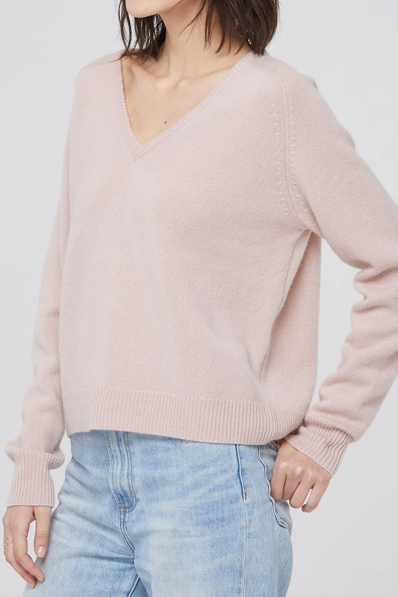 ARIA V-NECK CASHMERE SWEATER