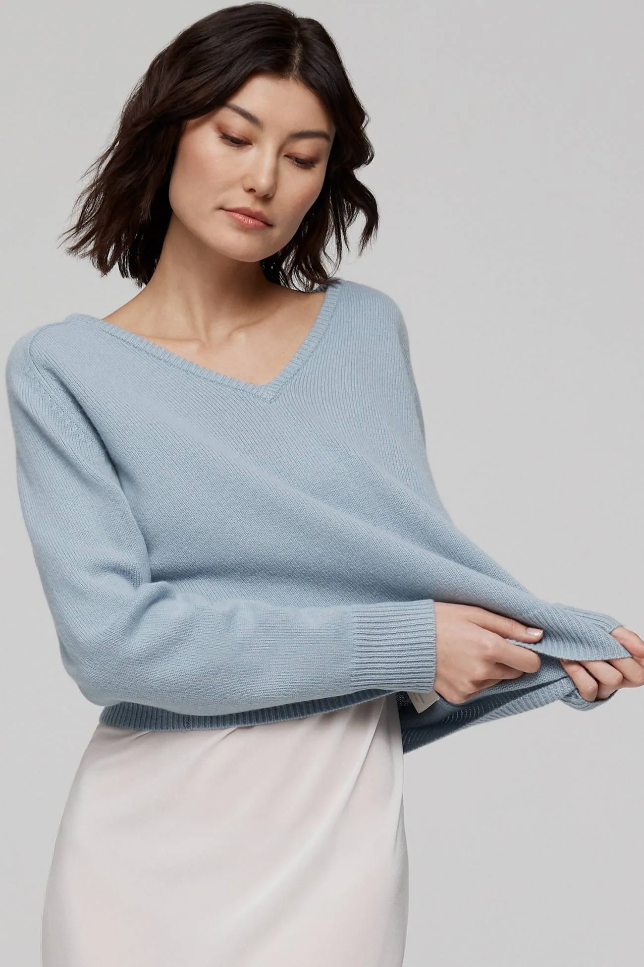 ARIA V-NECK CASHMERE SWEATER