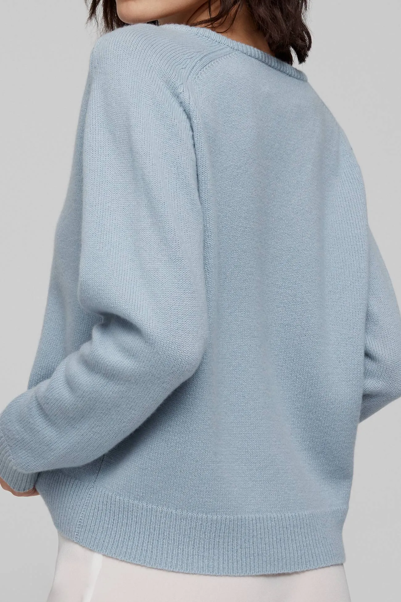 ARIA V-NECK CASHMERE SWEATER