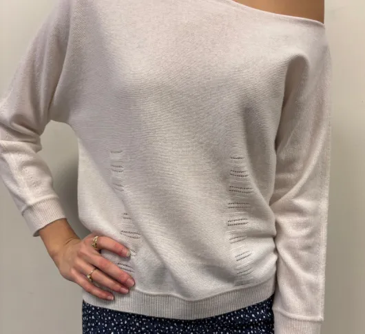Cortland Park - Night Out Long Sleeve Off The Shoulder Cashmere Top in Snow