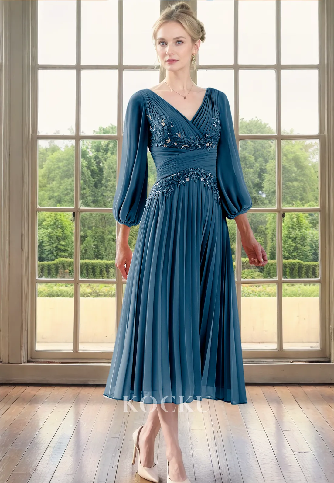 Elegant & Luxurious A-Line V-Neck Appliques Ruched Cocktail Mother of the Bride Dress
