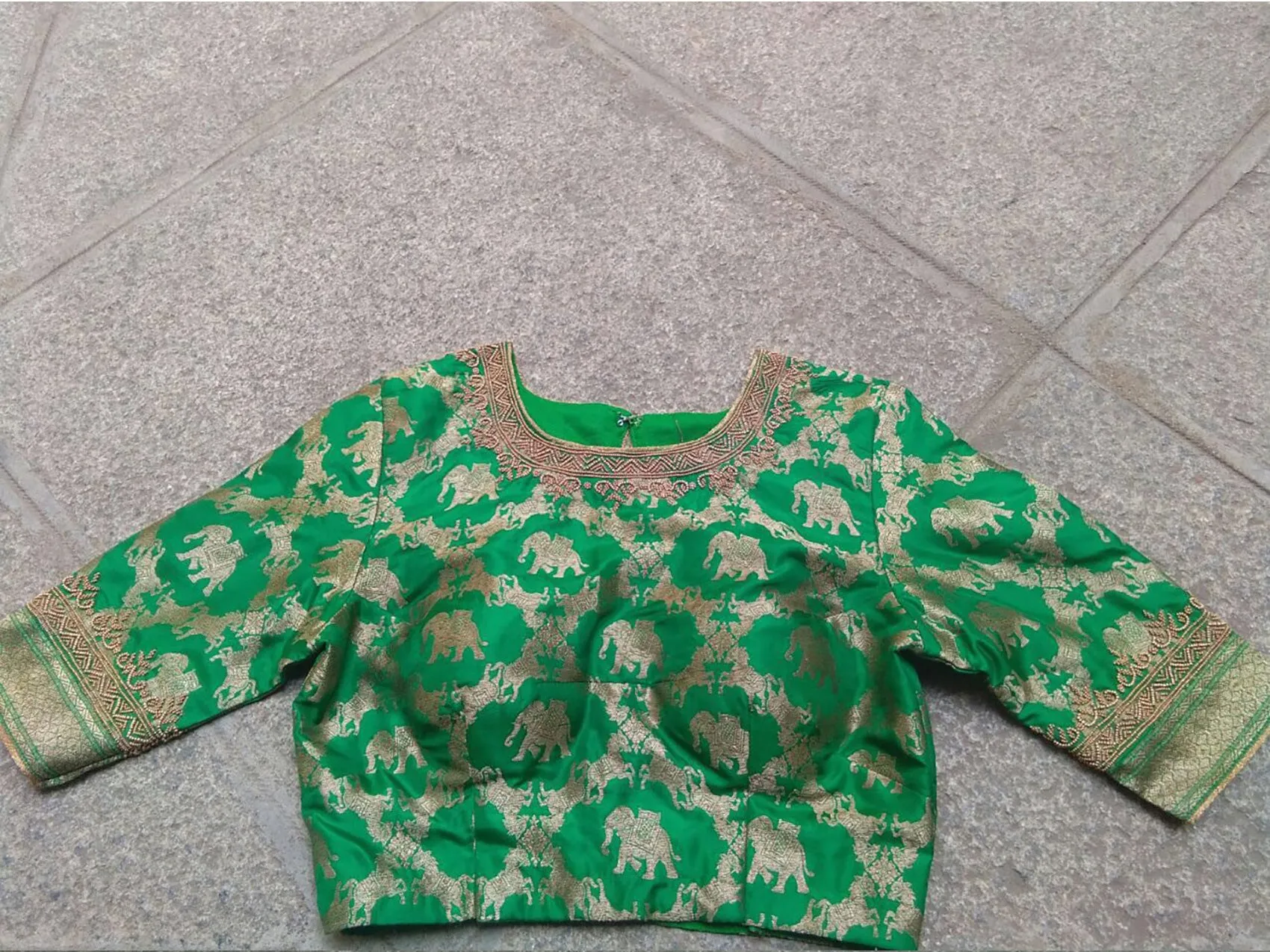 Simple Brocade