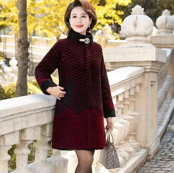 Thick Classy Stripe Coat With Pin