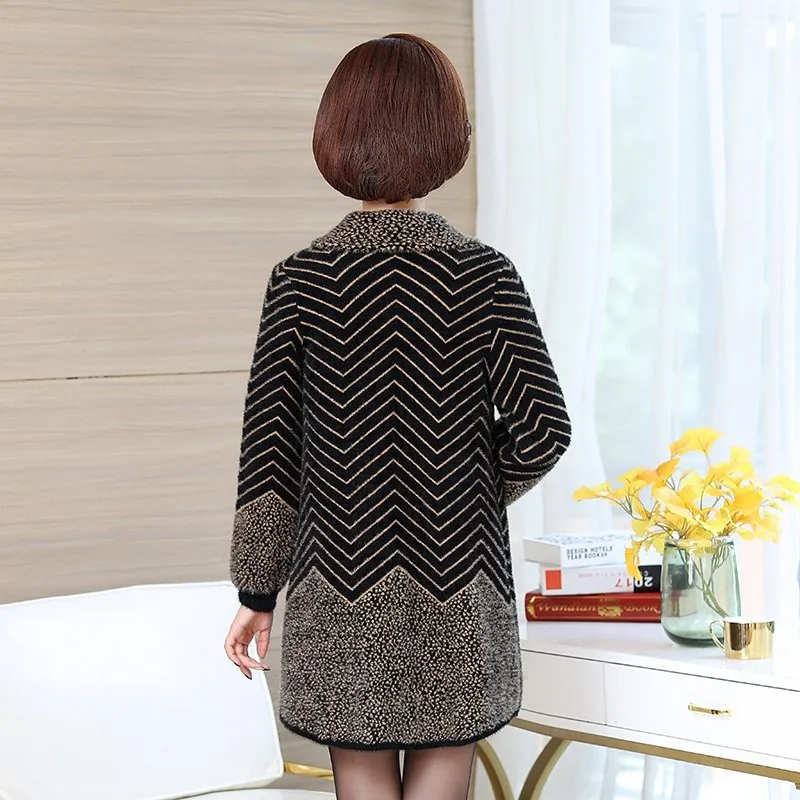 Thick Classy Stripe Coat With Pin